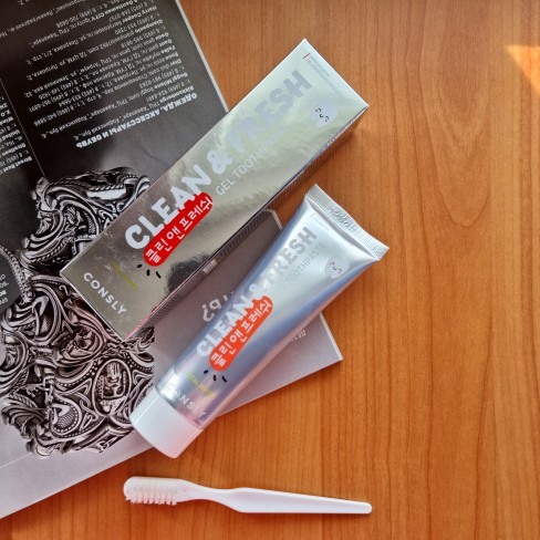 Зубная паста гелевая отбеливающая со фтором Consly Total White Clean&Fresh, 105г