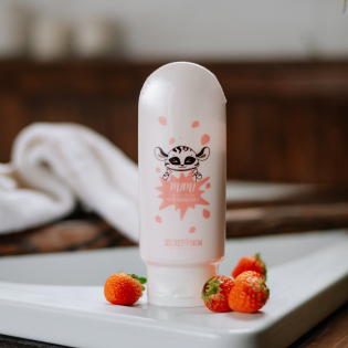 Лосьон для тела с ароматом клубники Secret Skin mimi body lotion Strawberry 200ml